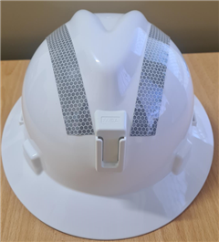 Hat V Gard Wide Brim 4PT Suspension with Plastic Lamp Bracket and reflective tape White